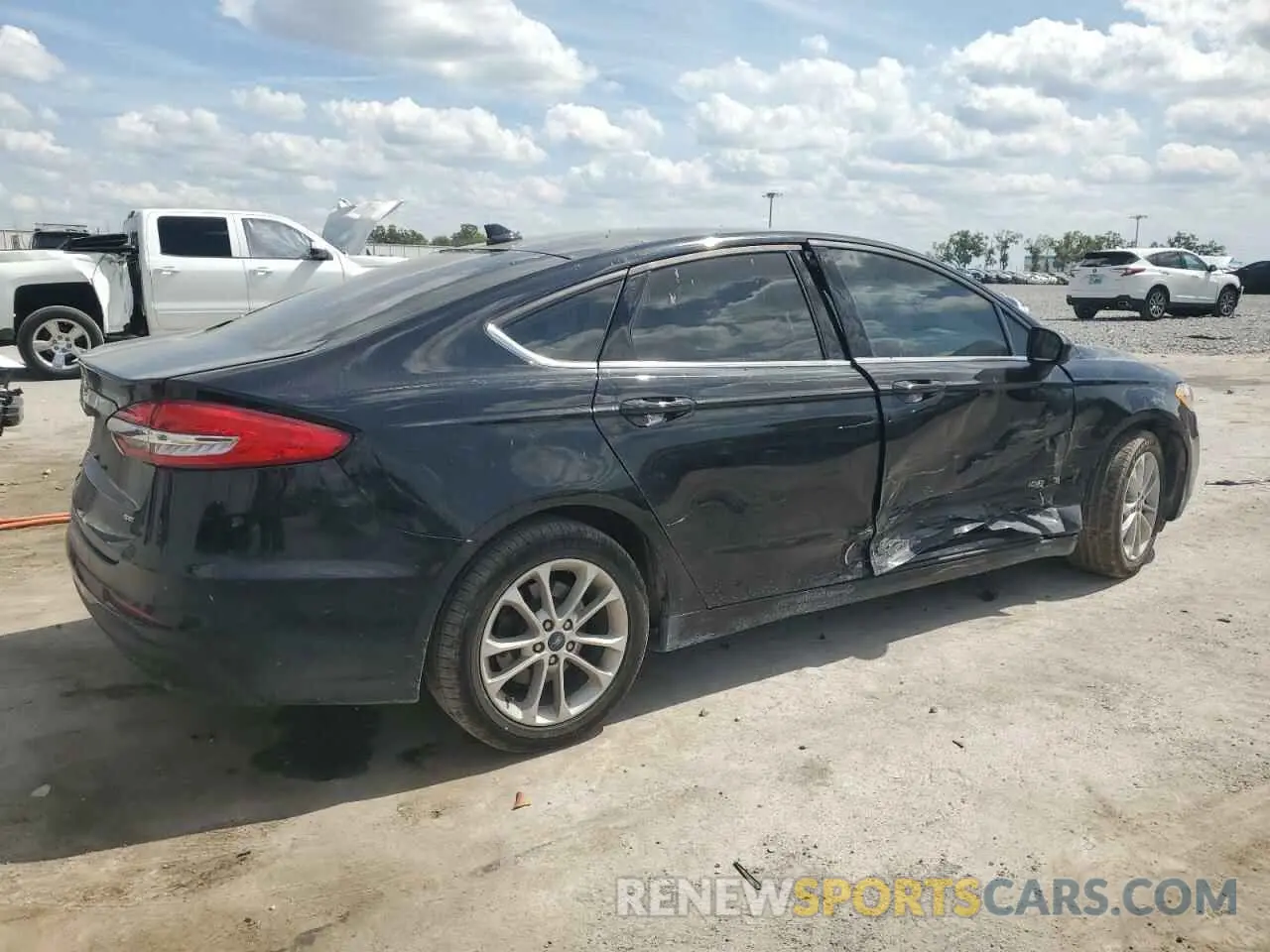 3 Photograph of a damaged car 3FA6P0LU8KR131688 FORD FUSION 2019