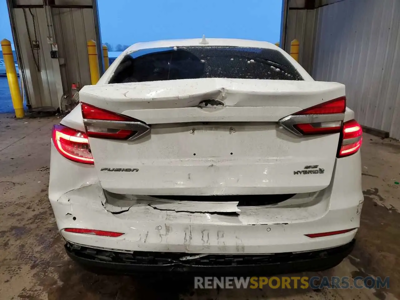 6 Photograph of a damaged car 3FA6P0LU8KR147521 FORD FUSION 2019