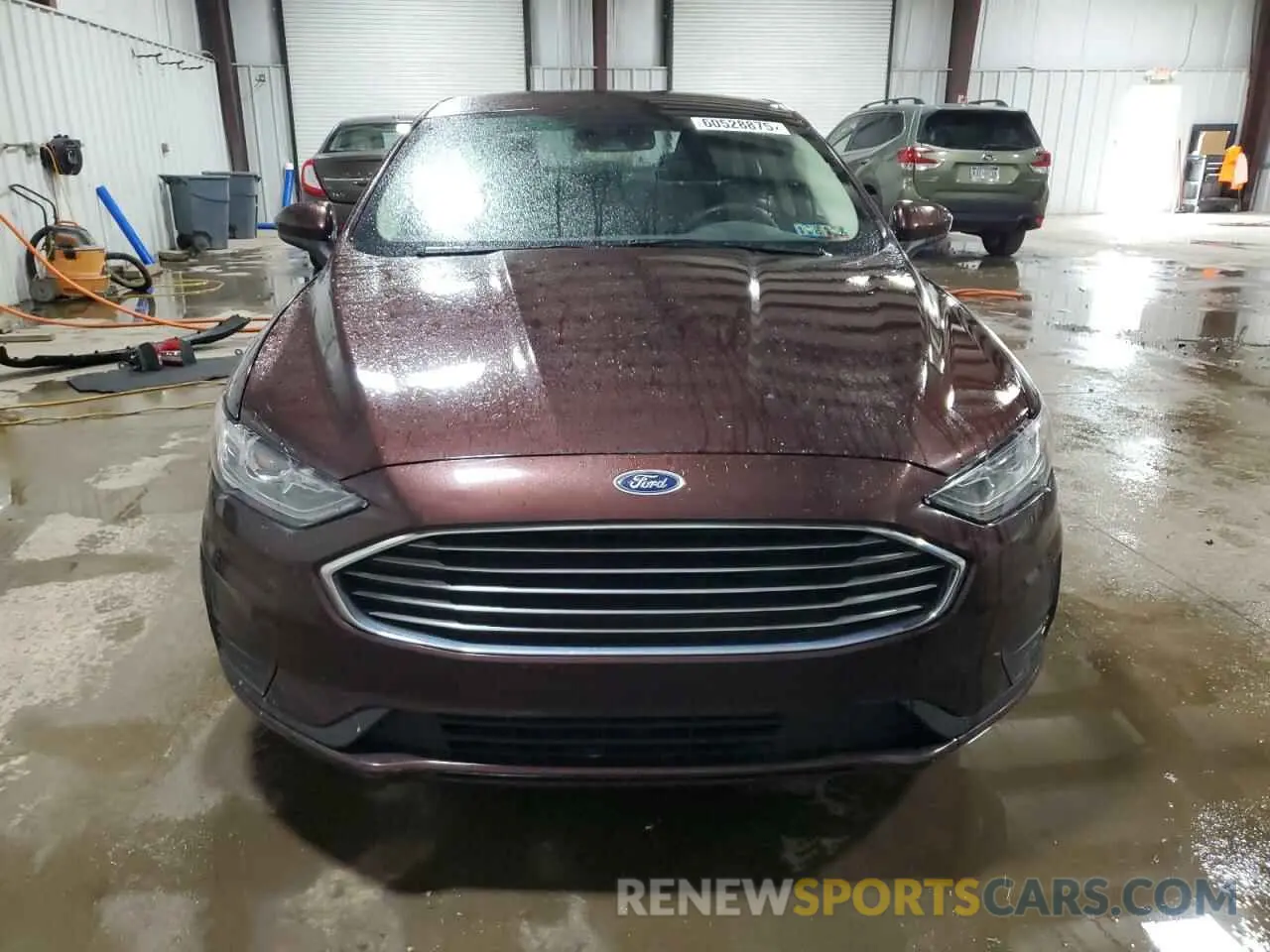 5 Photograph of a damaged car 3FA6P0LU8KR195634 FORD FUSION 2019