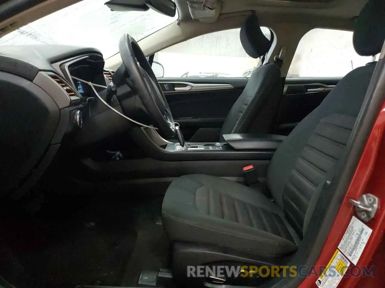7 Photograph of a damaged car 3FA6P0LU8KR195701 FORD FUSION 2019