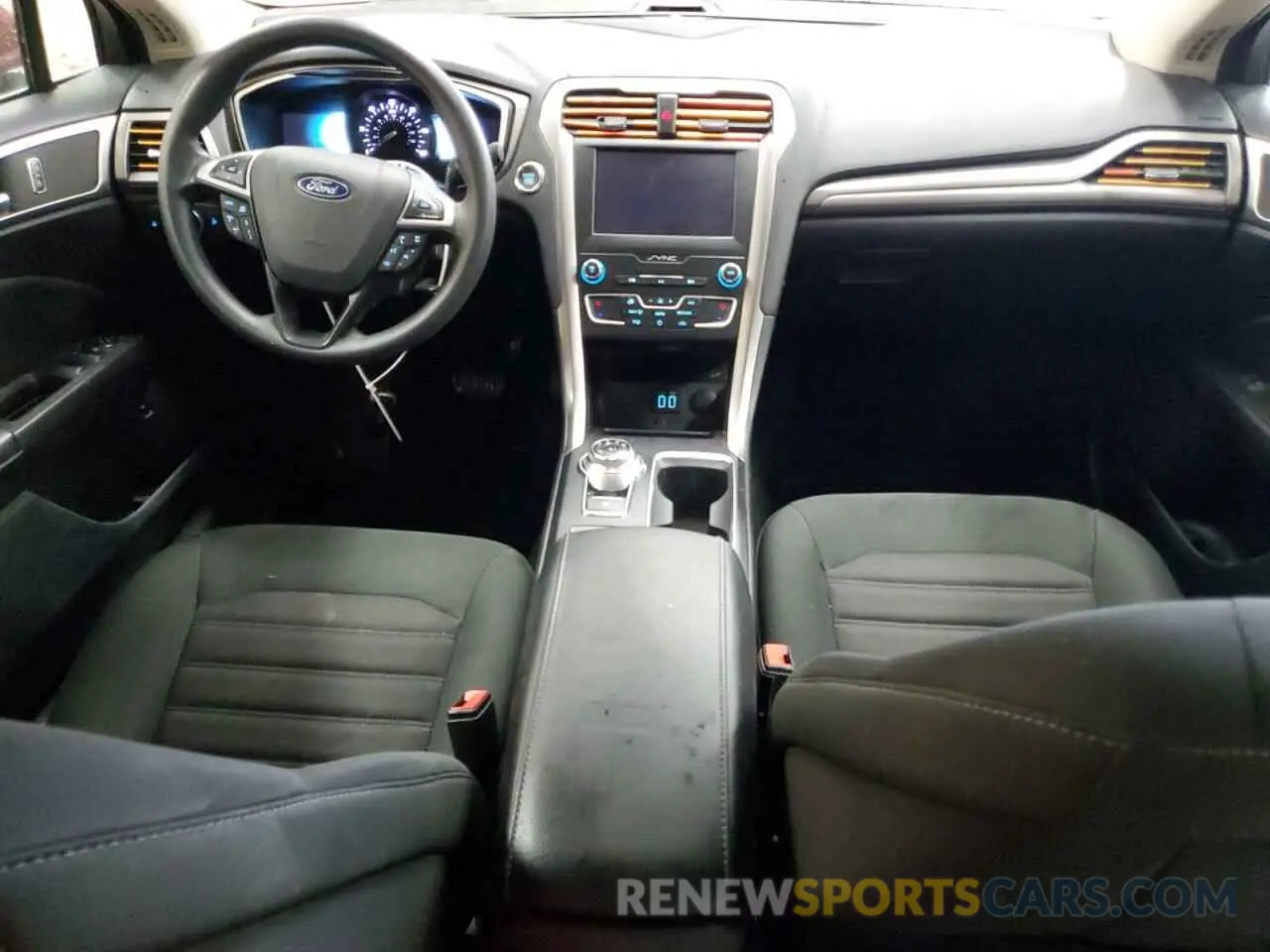 8 Photograph of a damaged car 3FA6P0LU8KR195701 FORD FUSION 2019