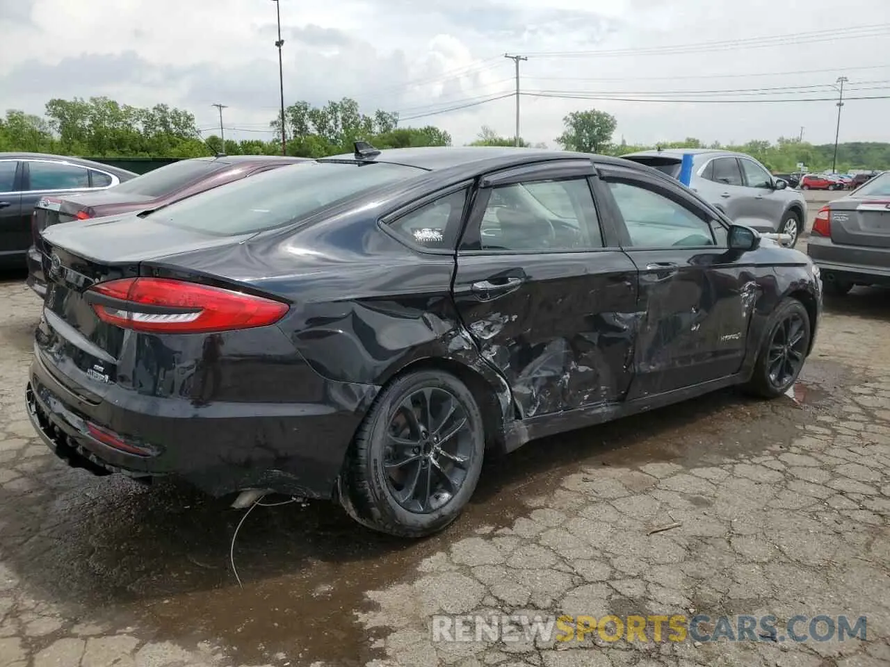 3 Photograph of a damaged car 3FA6P0LU8KR210844 FORD FUSION 2019