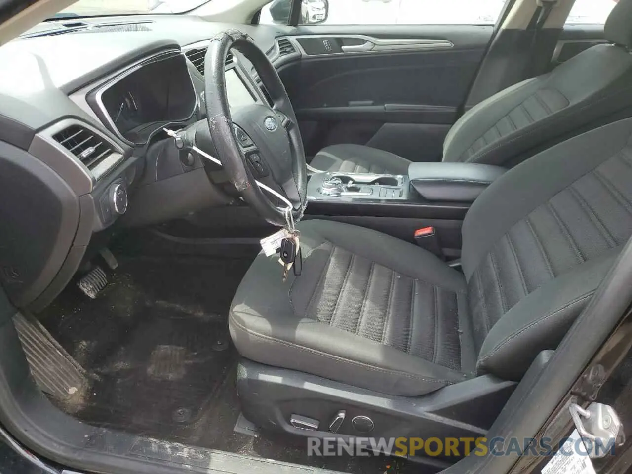 7 Photograph of a damaged car 3FA6P0LU8KR210844 FORD FUSION 2019