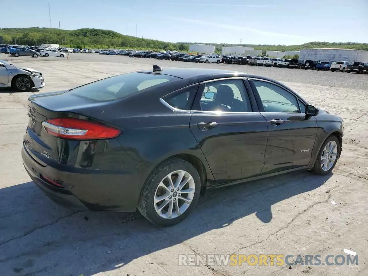 3 Photograph of a damaged car 3FA6P0LU8KR238482 FORD FUSION 2019