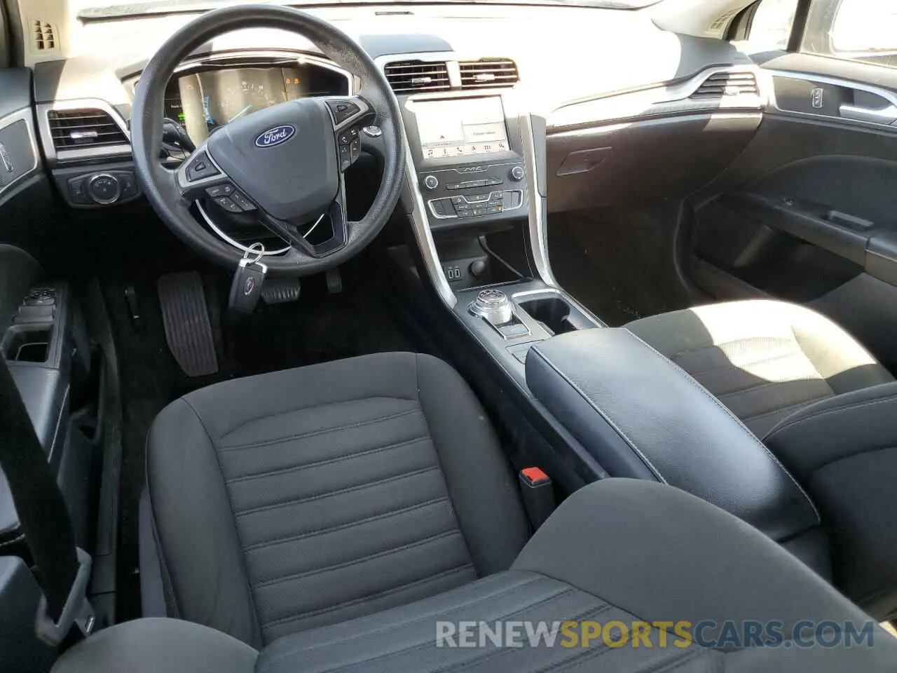 8 Photograph of a damaged car 3FA6P0LU8KR286824 FORD FUSION 2019