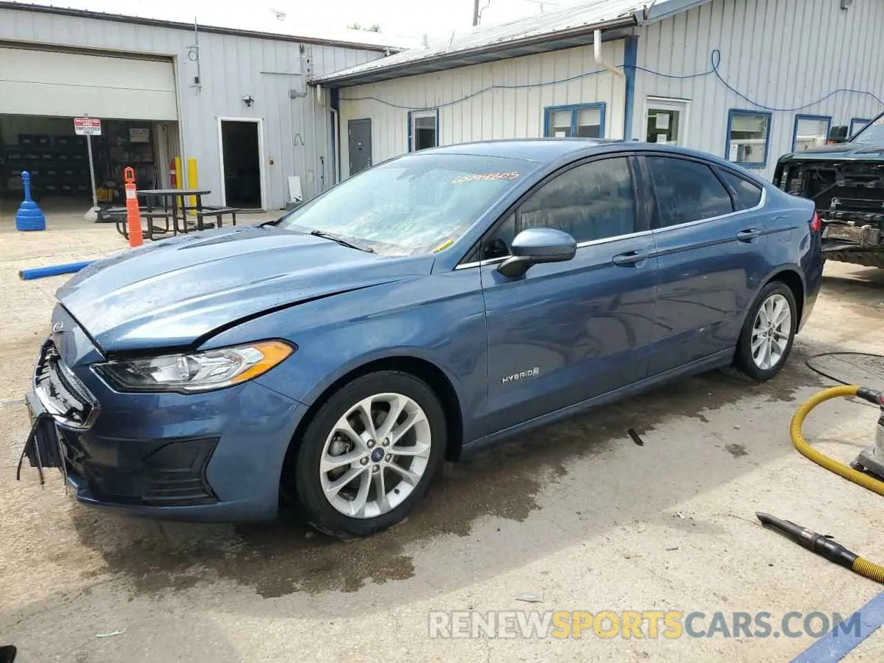 1 Photograph of a damaged car 3FA6P0LU9KR107657 FORD FUSION 2019