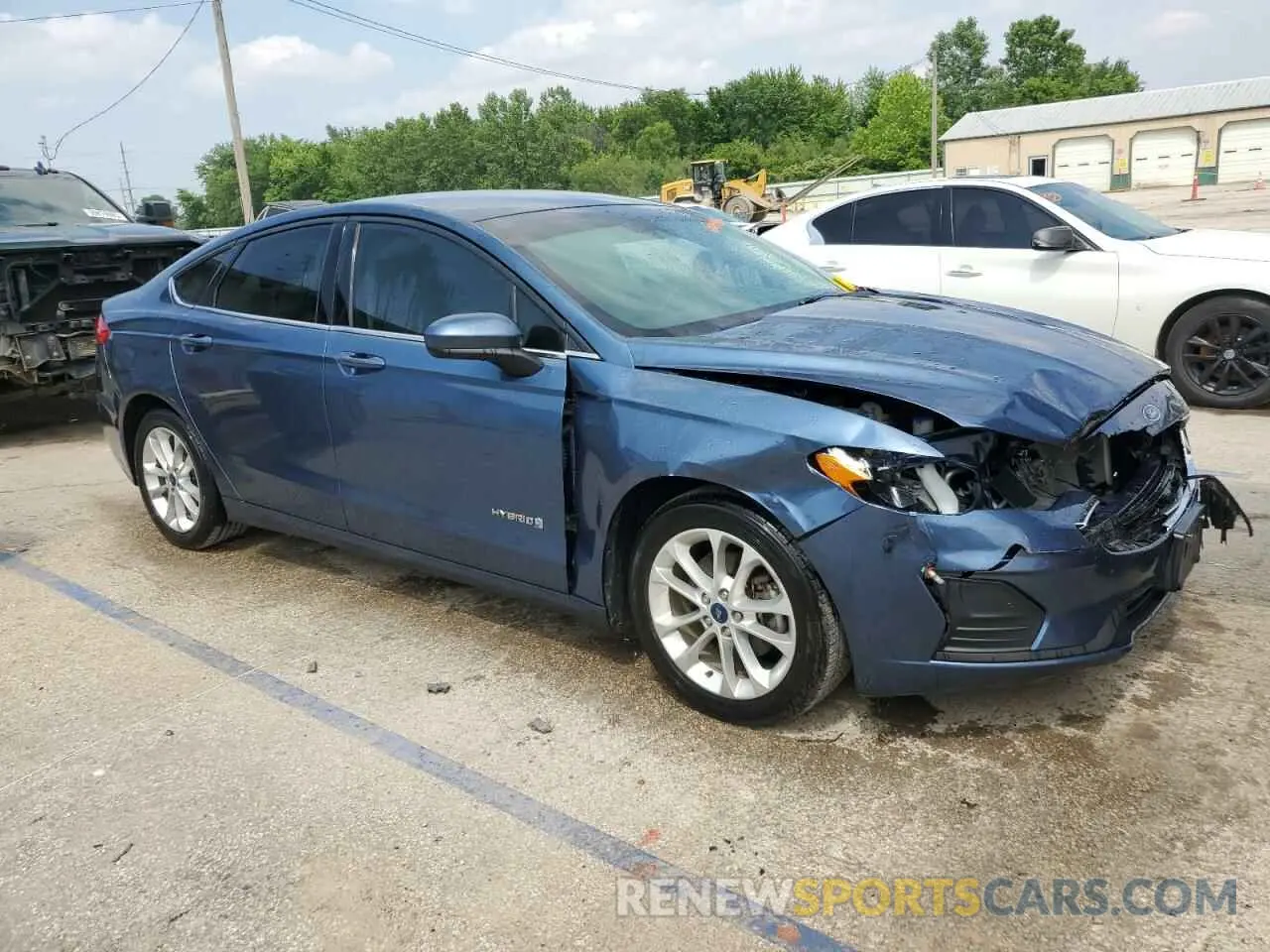 4 Photograph of a damaged car 3FA6P0LU9KR107657 FORD FUSION 2019