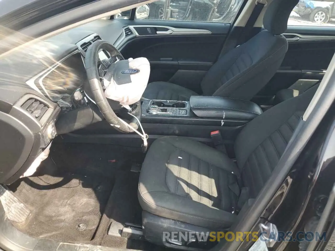 7 Photograph of a damaged car 3FA6P0LU9KR117248 FORD FUSION 2019