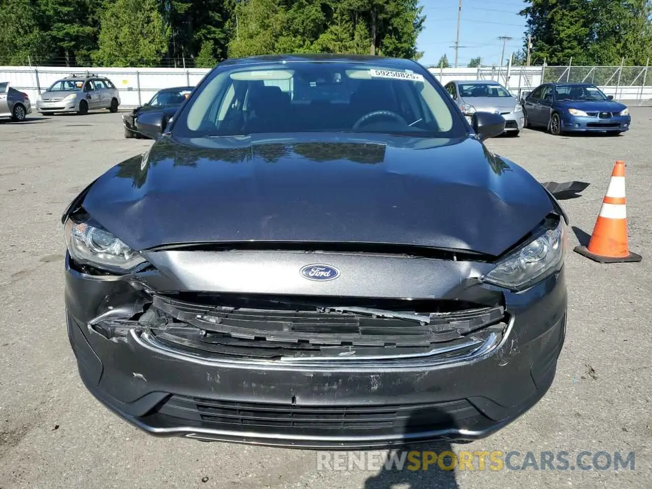 5 Photograph of a damaged car 3FA6P0LU9KR136169 FORD FUSION 2019