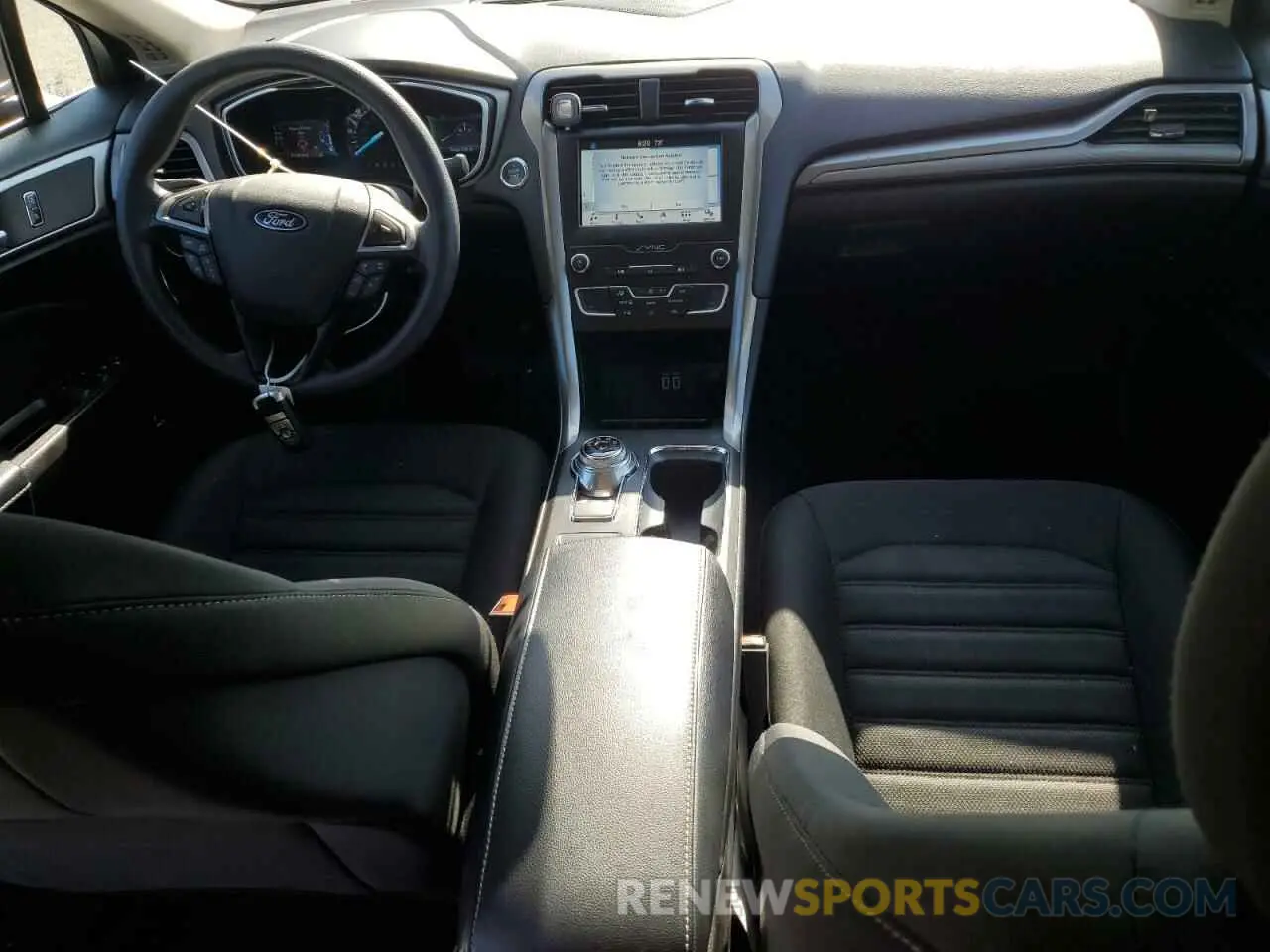 8 Photograph of a damaged car 3FA6P0LU9KR136169 FORD FUSION 2019