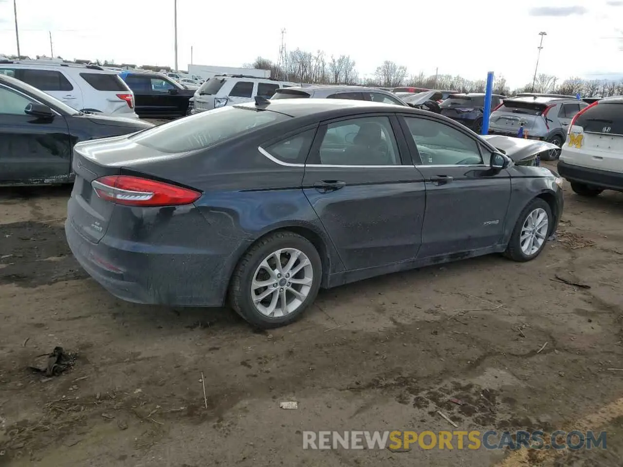 3 Photograph of a damaged car 3FA6P0LU9KR197103 FORD FUSION 2019