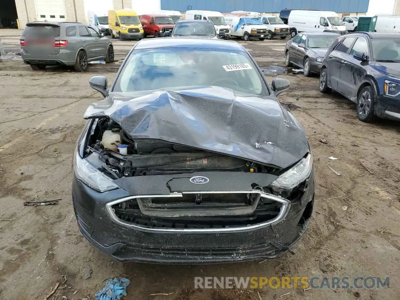 5 Photograph of a damaged car 3FA6P0LU9KR197103 FORD FUSION 2019
