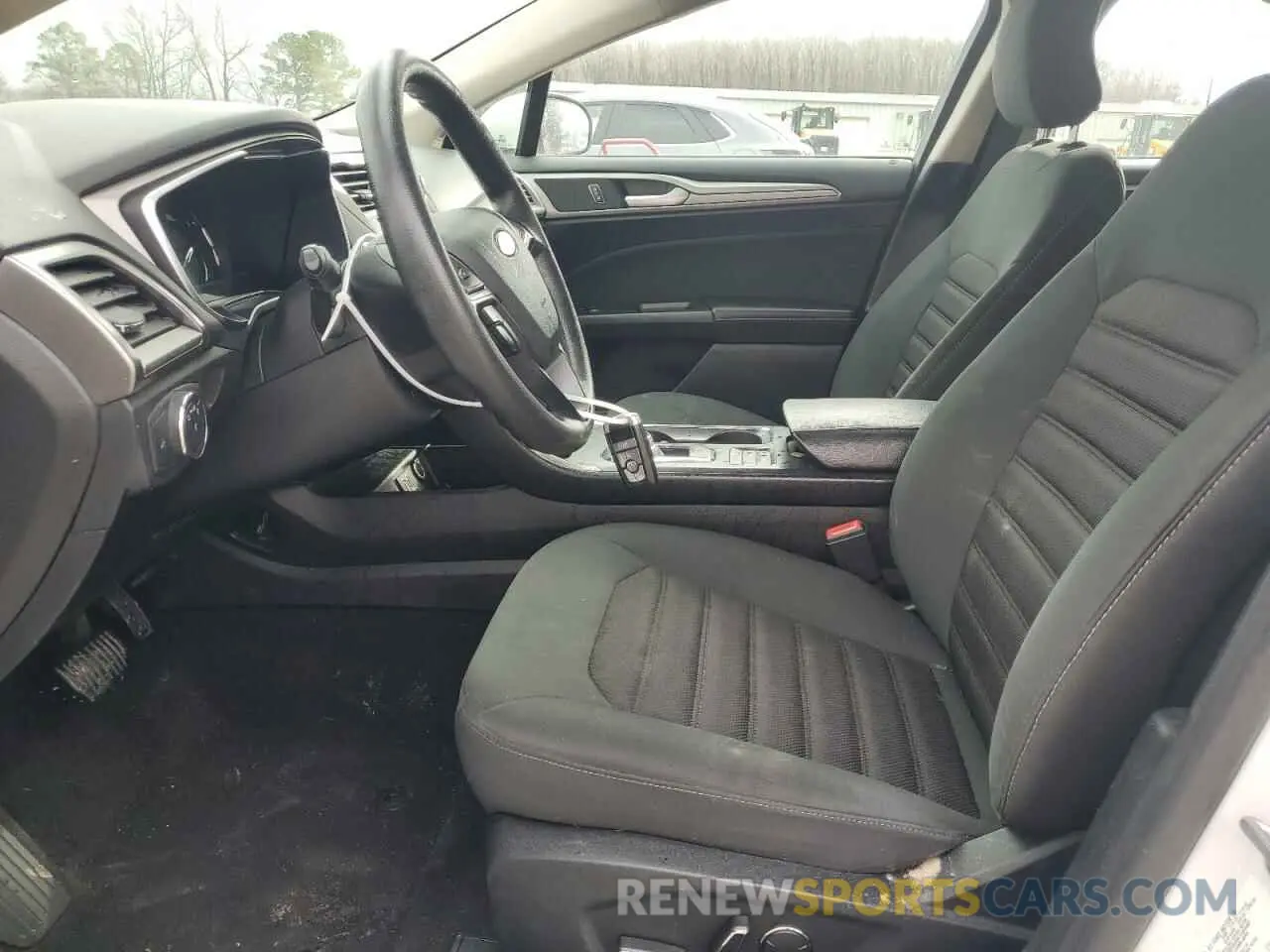 7 Photograph of a damaged car 3FA6P0LU9KR219214 FORD FUSION 2019