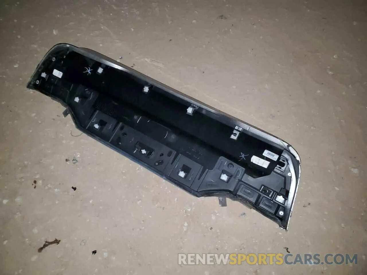12 Photograph of a damaged car 3FA6P0LU9KR220248 FORD FUSION 2019