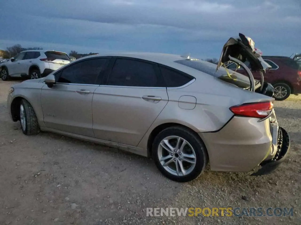 2 Photograph of a damaged car 3FA6P0LU9KR220248 FORD FUSION 2019