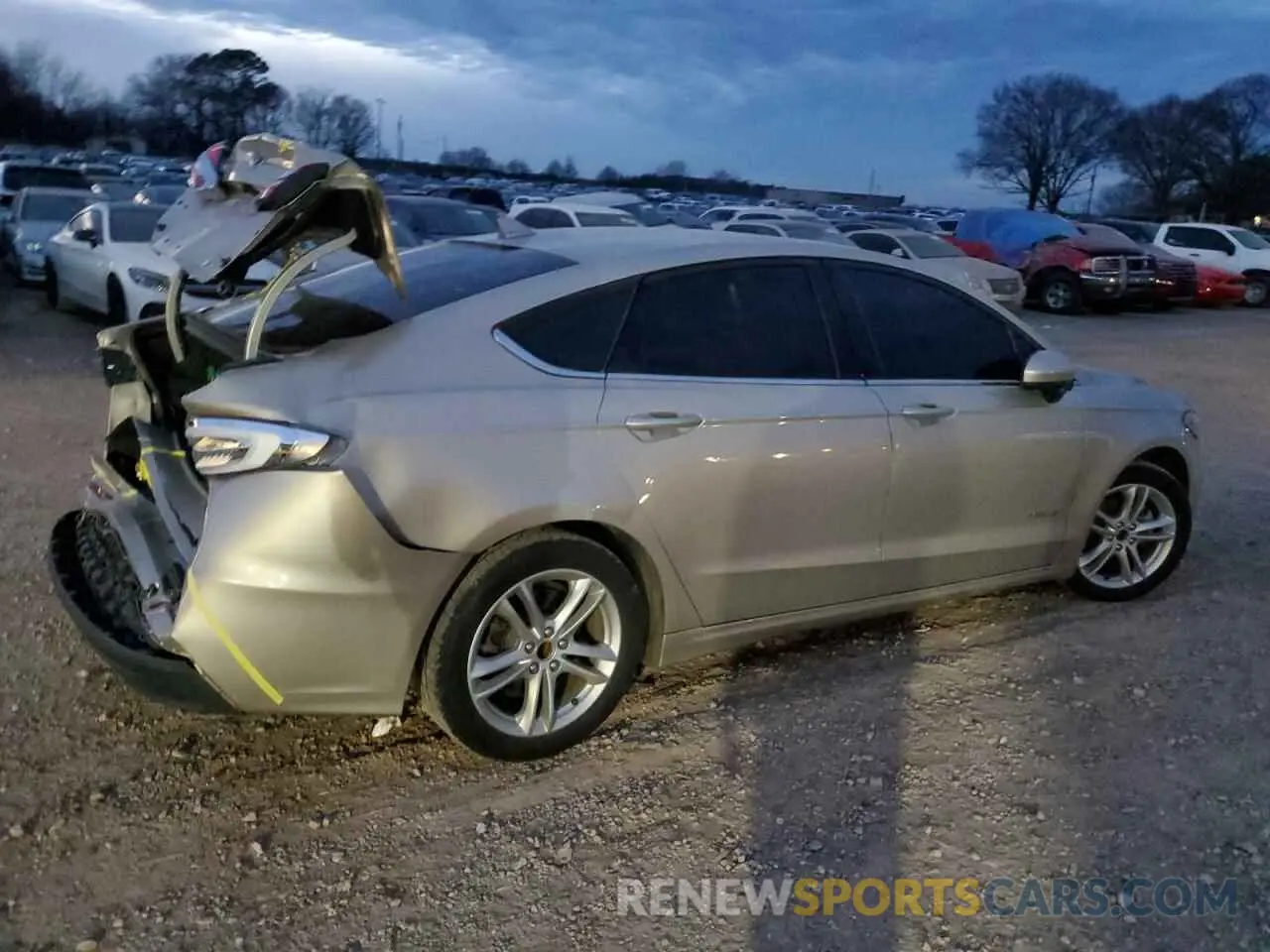 3 Photograph of a damaged car 3FA6P0LU9KR220248 FORD FUSION 2019