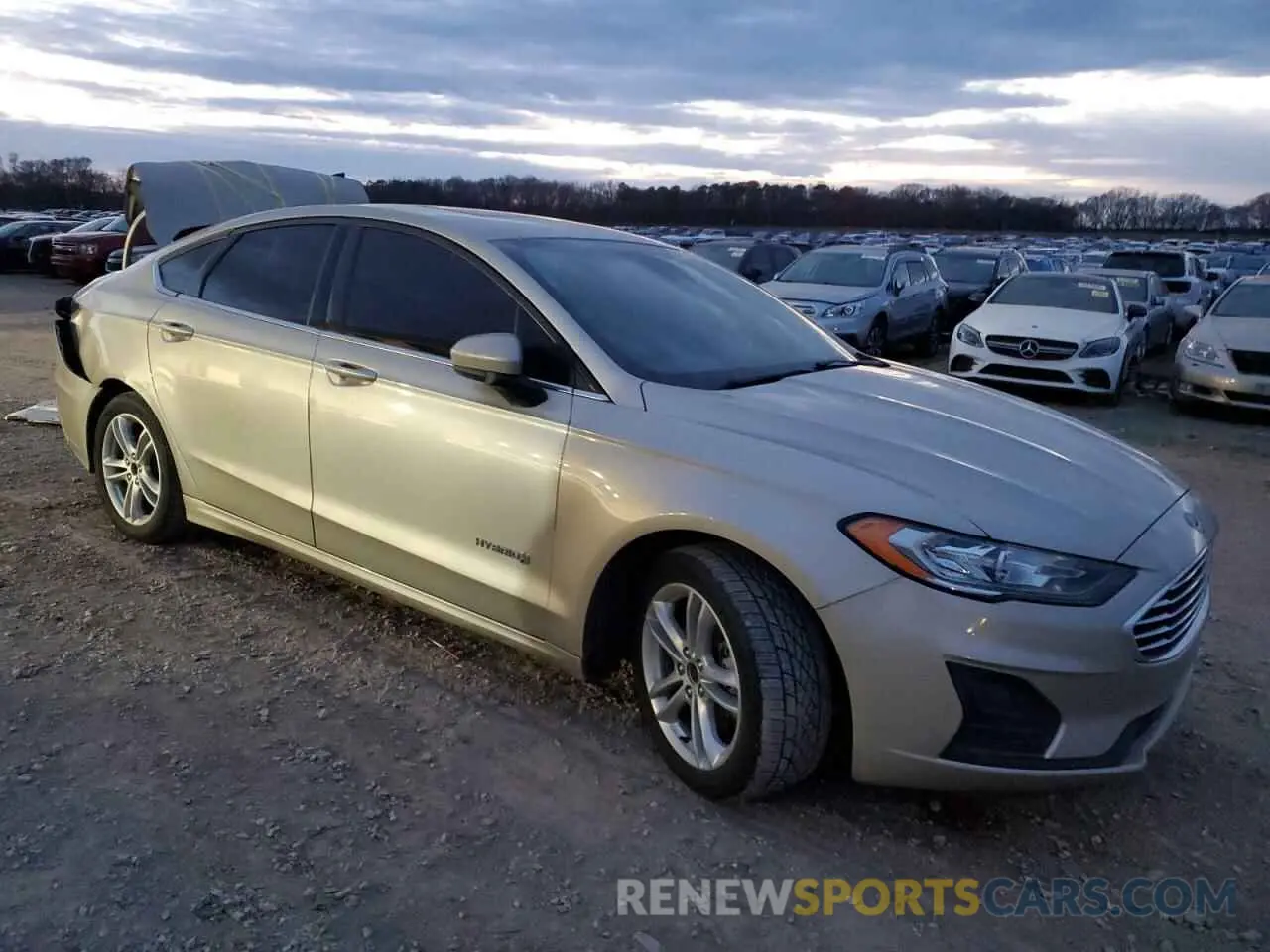4 Photograph of a damaged car 3FA6P0LU9KR220248 FORD FUSION 2019