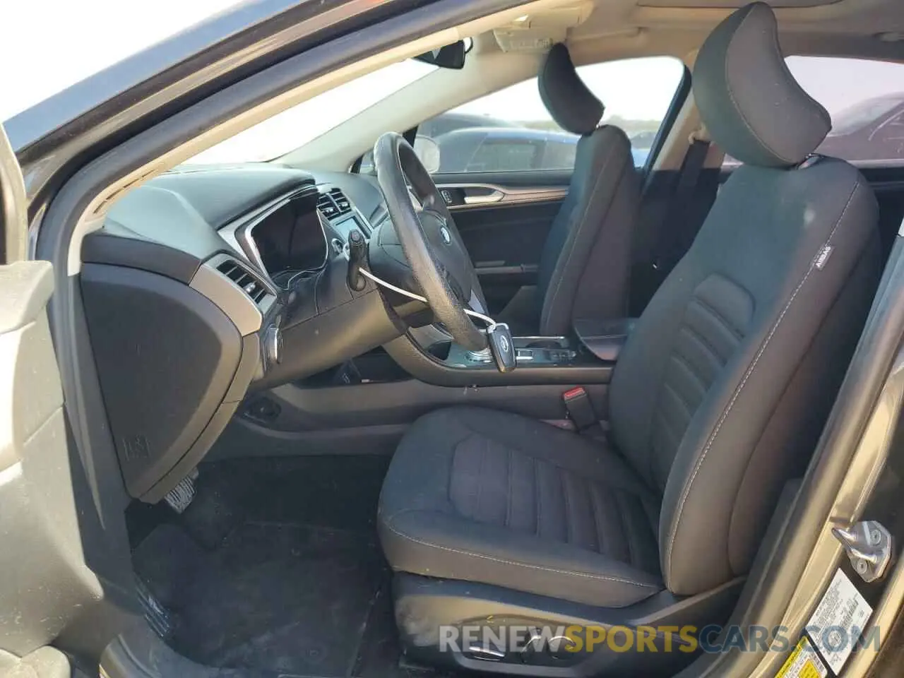 7 Photograph of a damaged car 3FA6P0LUXKR107053 FORD FUSION 2019