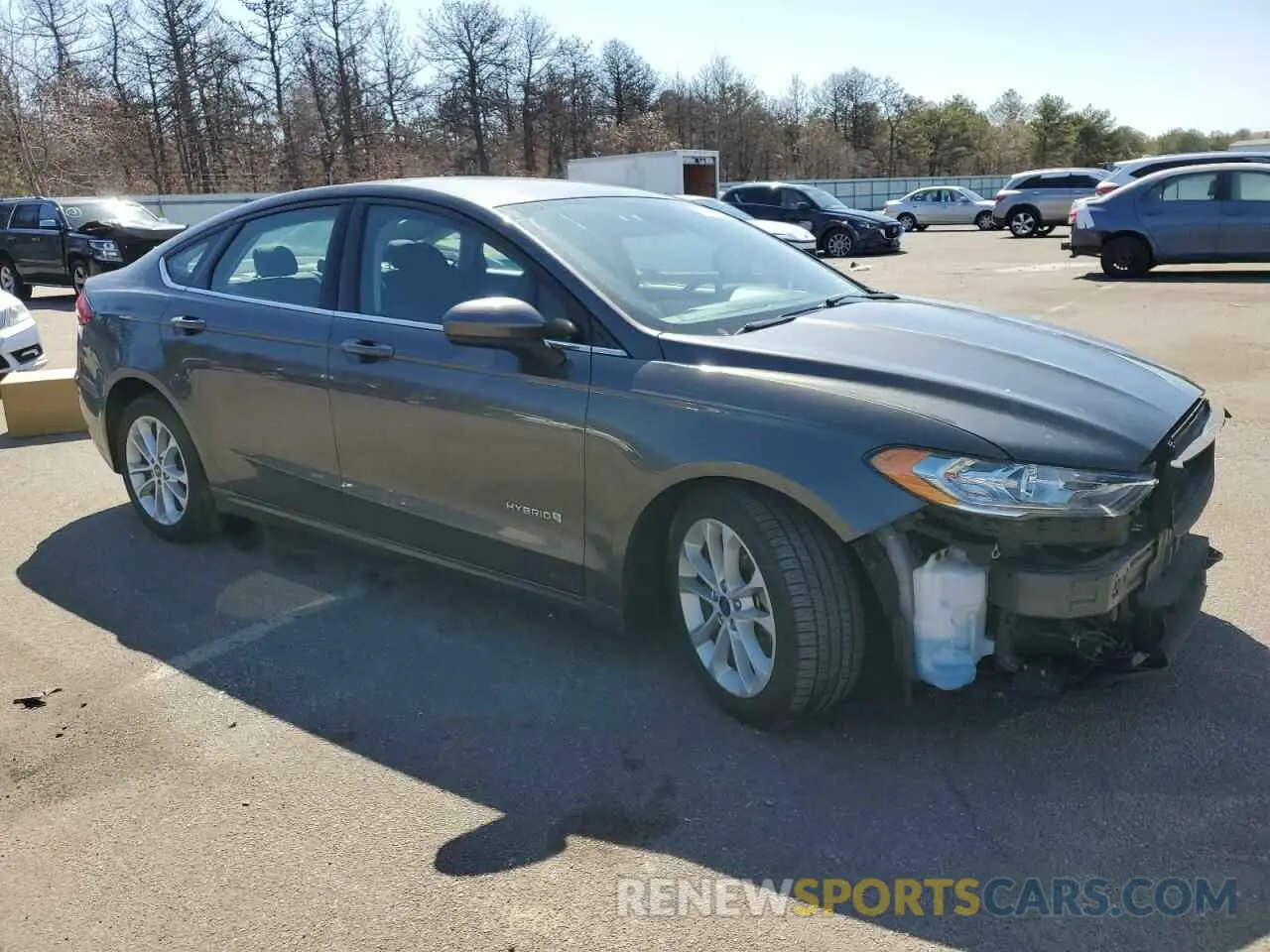 4 Photograph of a damaged car 3FA6P0LUXKR157399 FORD FUSION 2019