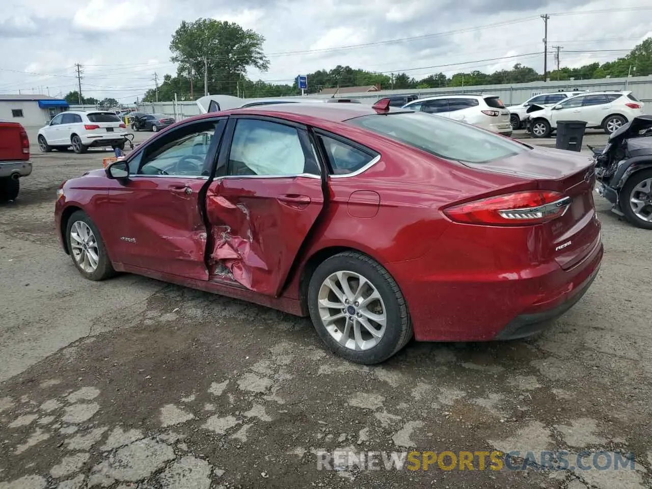 2 Photograph of a damaged car 3FA6P0LUXKR207718 FORD FUSION 2019