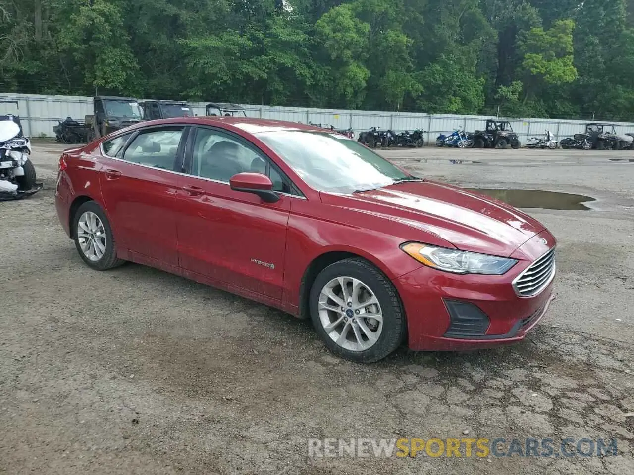 4 Photograph of a damaged car 3FA6P0LUXKR207718 FORD FUSION 2019