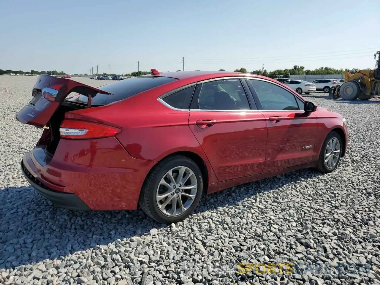 3 Photograph of a damaged car 3FA6P0LUXKR225376 FORD FUSION 2019