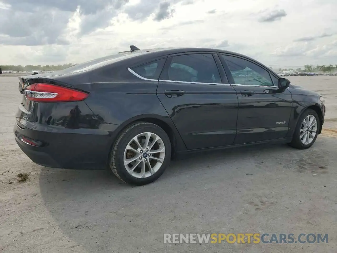 3 Photograph of a damaged car 3FA6P0LUXKR243750 FORD FUSION 2019