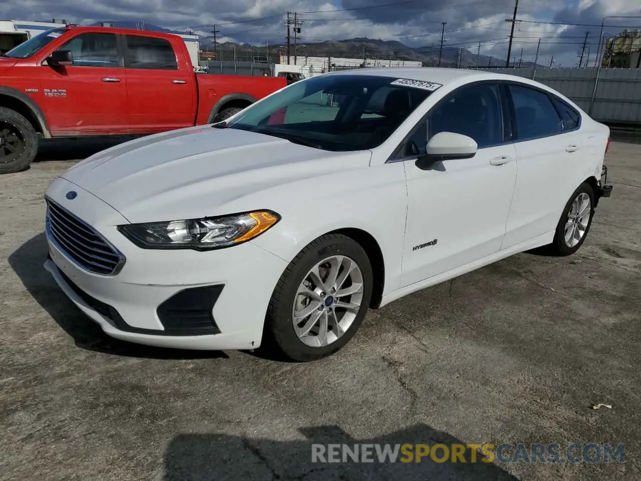 1 Photograph of a damaged car 3FA6P0LUXKR272150 FORD FUSION 2019