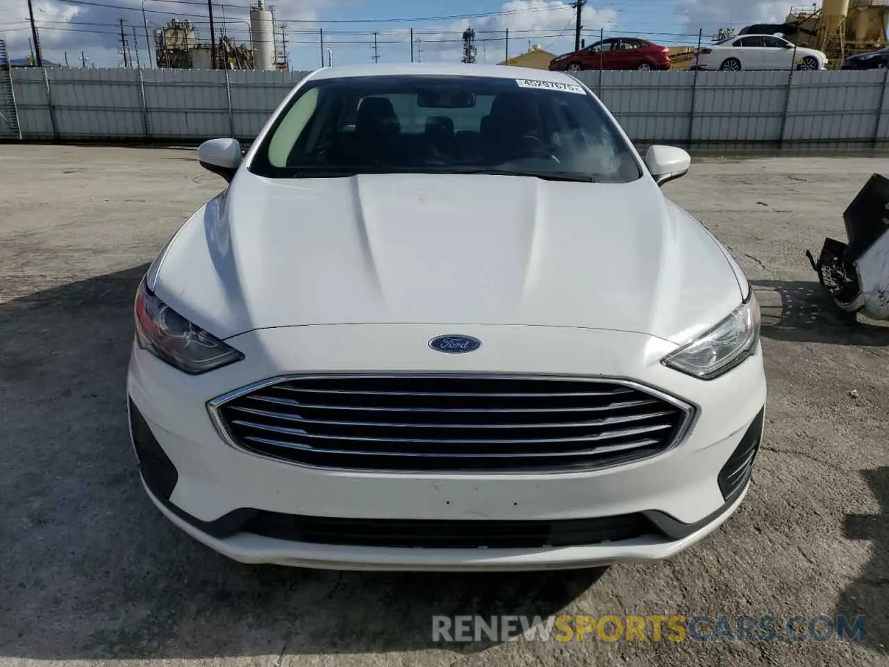 5 Photograph of a damaged car 3FA6P0LUXKR272150 FORD FUSION 2019