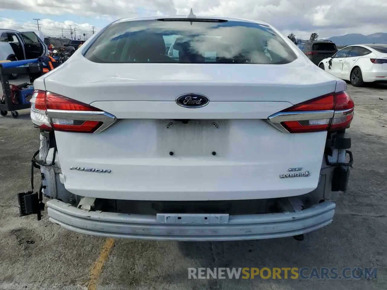 6 Photograph of a damaged car 3FA6P0LUXKR272150 FORD FUSION 2019
