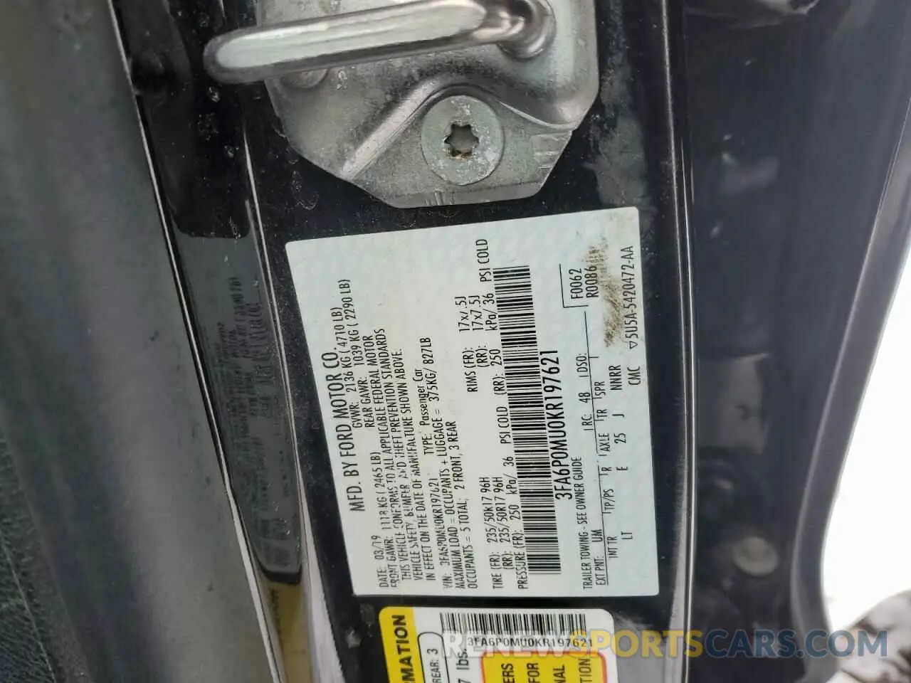 12 Photograph of a damaged car 3FA6P0MU0KR197621 FORD FUSION 2019