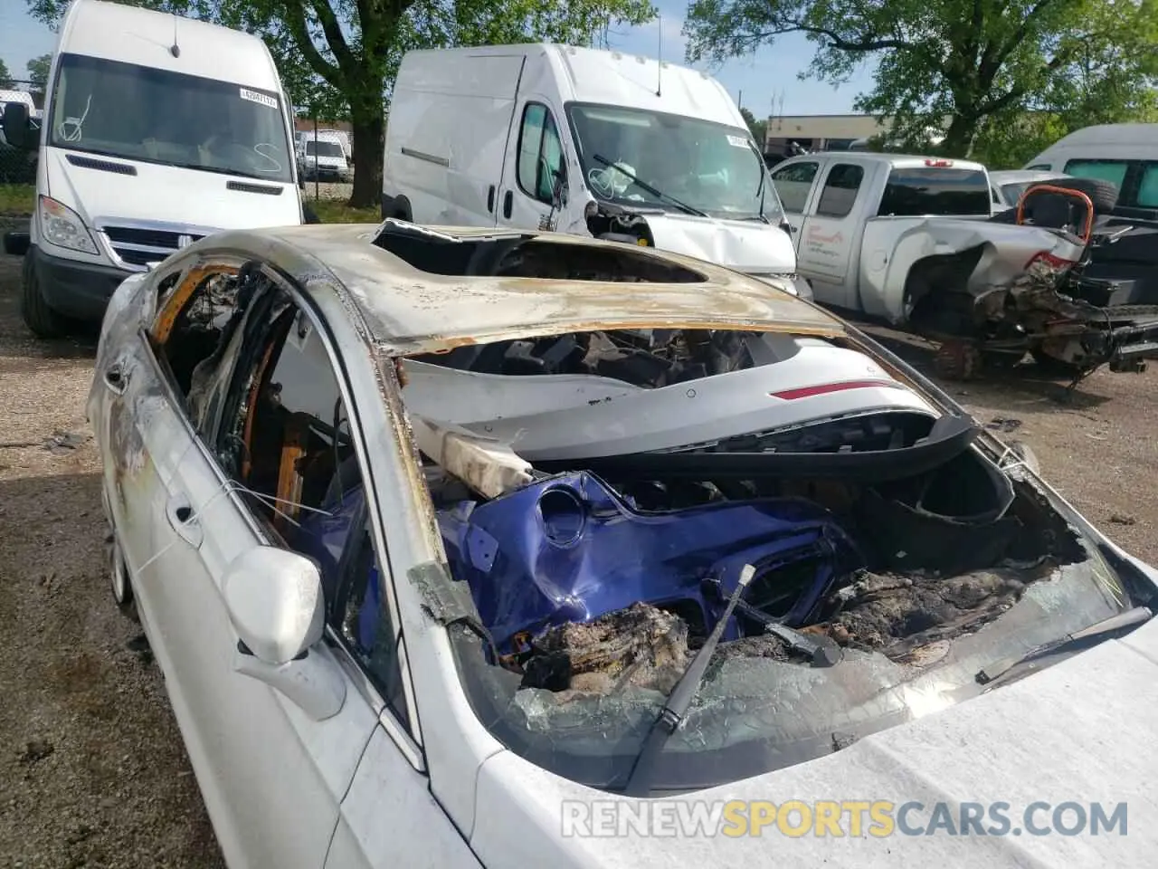 9 Photograph of a damaged car 3FA6P0MU1KR131353 FORD FUSION 2019
