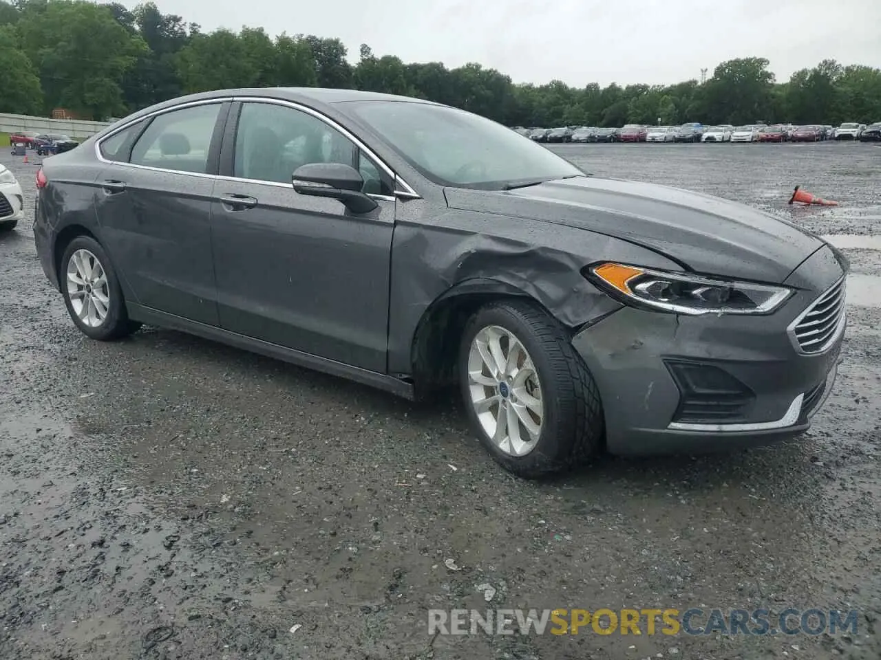 4 Photograph of a damaged car 3FA6P0MU1KR136682 FORD FUSION 2019