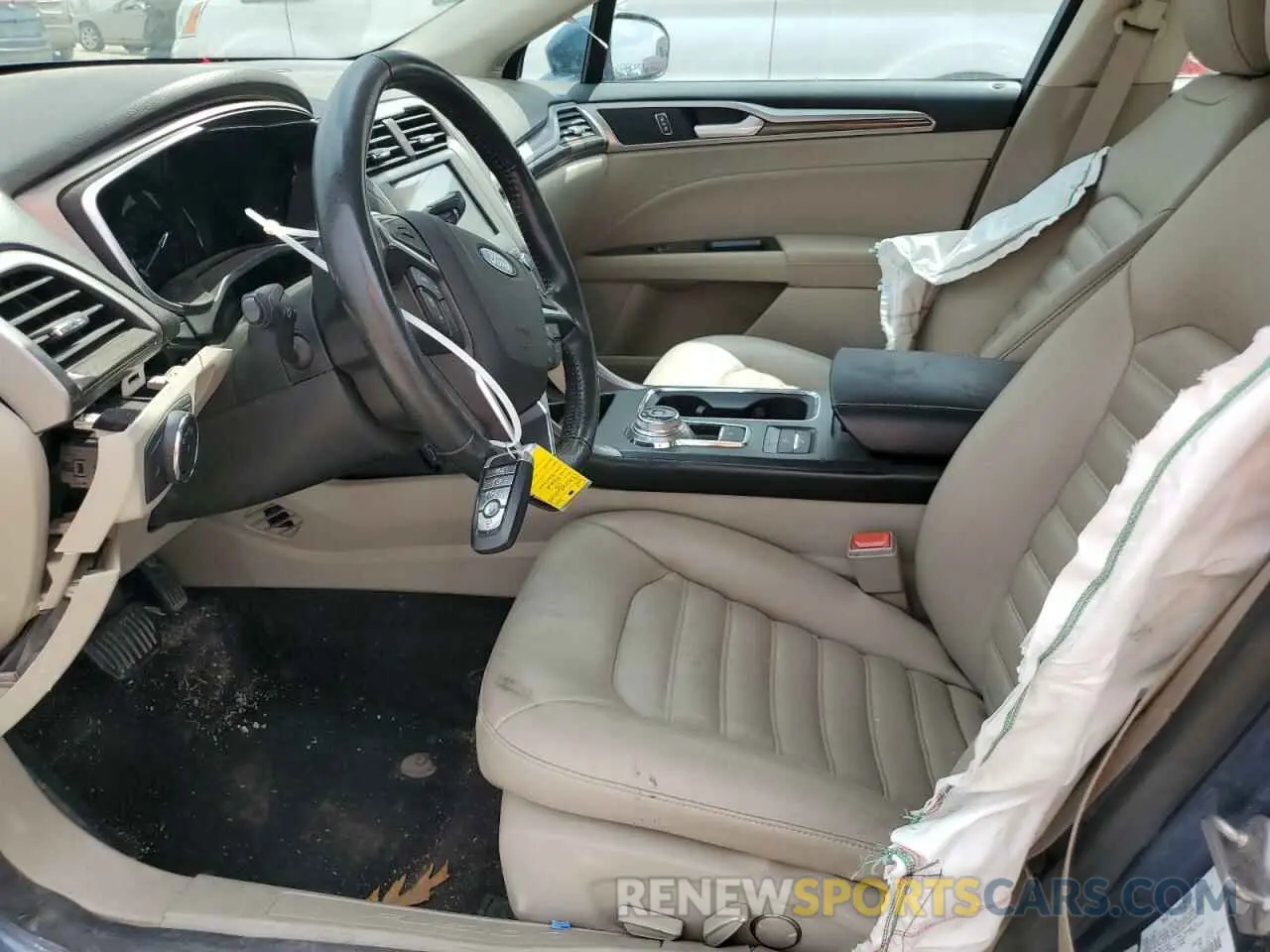 7 Photograph of a damaged car 3FA6P0MU2KR149697 FORD FUSION 2019