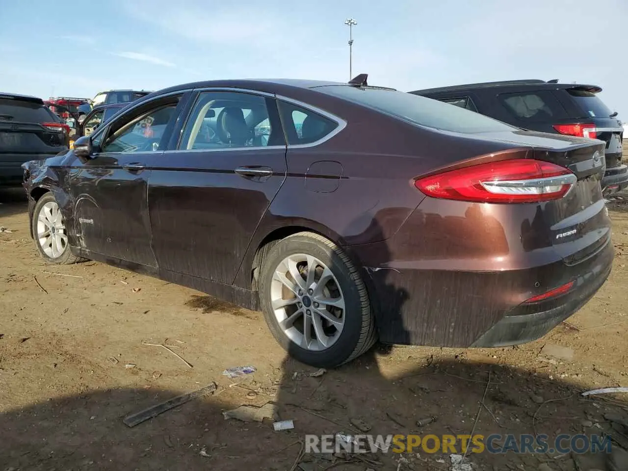 2 Photograph of a damaged car 3FA6P0MU2KR195742 FORD FUSION 2019