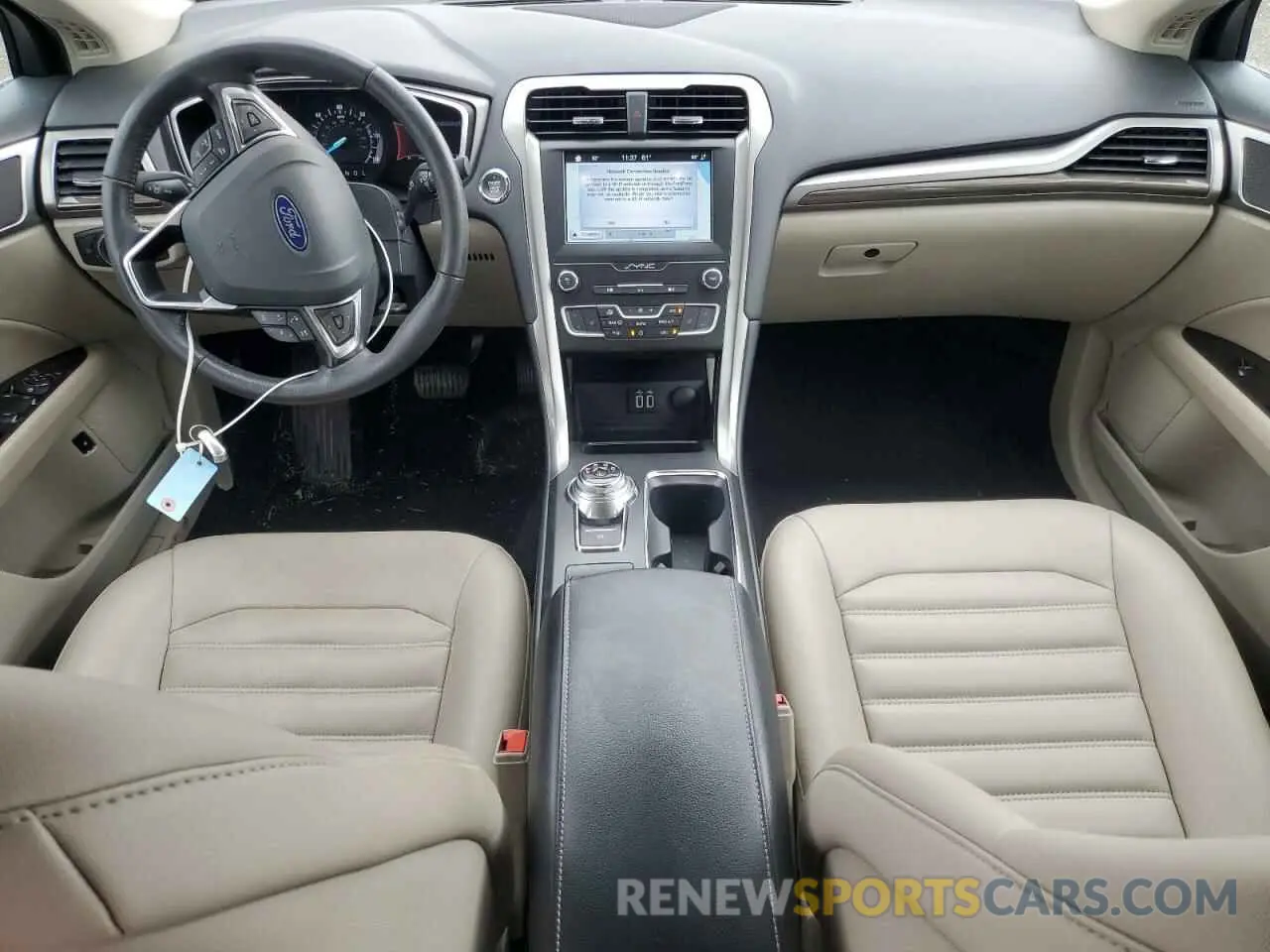 8 Photograph of a damaged car 3FA6P0MU3KR137395 FORD FUSION 2019