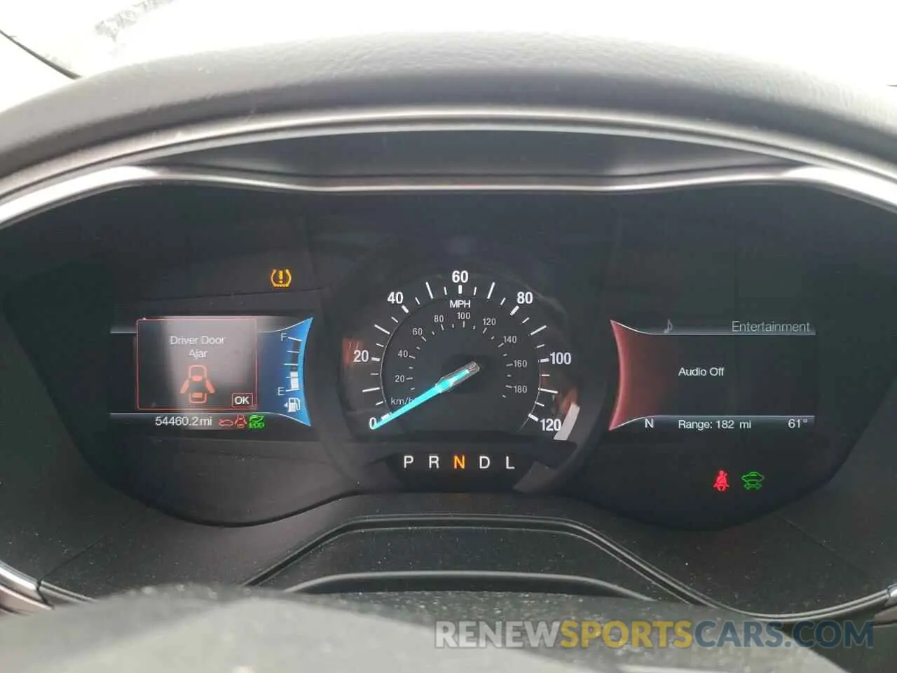 9 Photograph of a damaged car 3FA6P0MU3KR137395 FORD FUSION 2019
