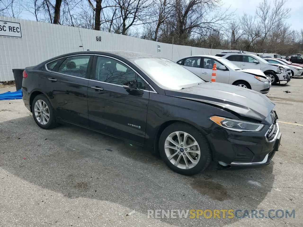 4 Photograph of a damaged car 3FA6P0MU3KR180750 FORD FUSION 2019