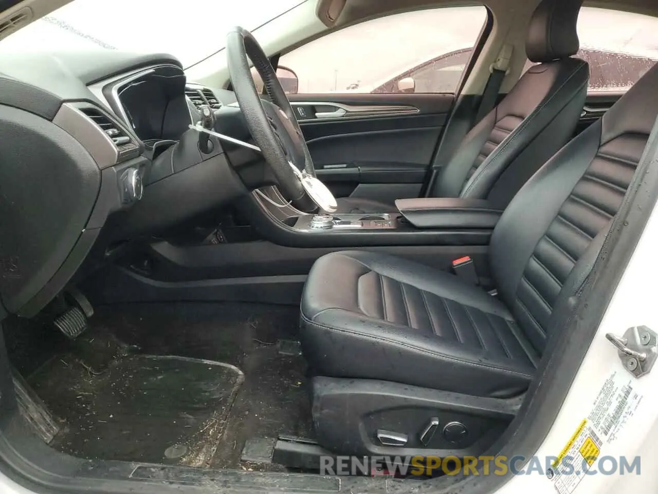 7 Photograph of a damaged car 3FA6P0MU6KR197445 FORD FUSION 2019