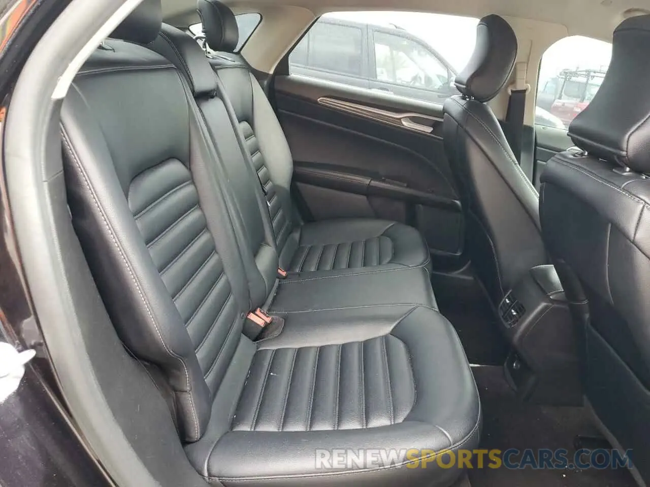 11 Photograph of a damaged car 3FA6P0MU7KR139828 FORD FUSION 2019