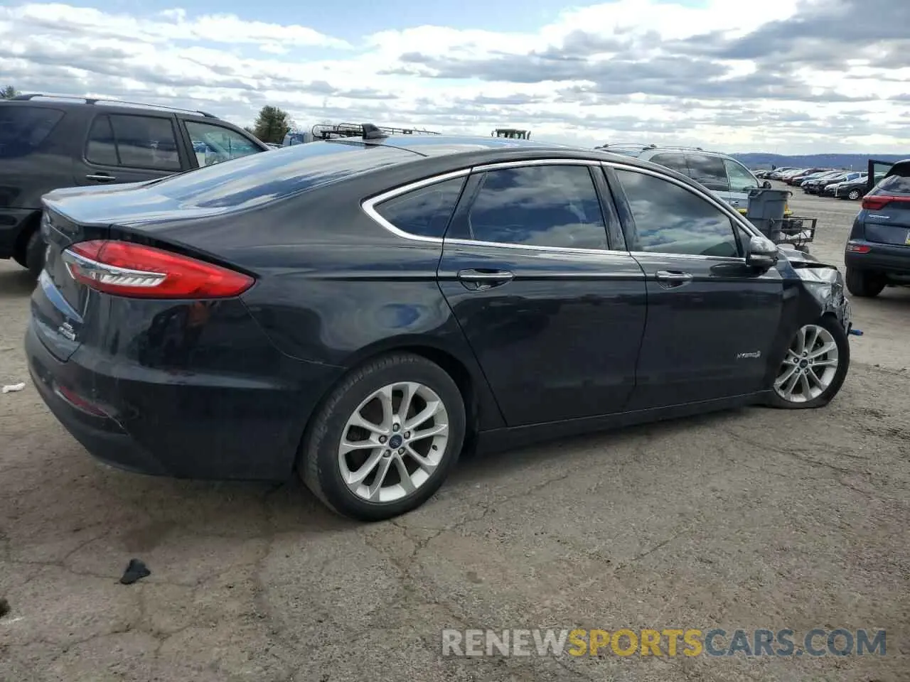 3 Photograph of a damaged car 3FA6P0MU7KR139828 FORD FUSION 2019