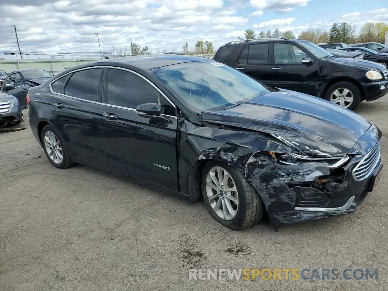 4 Photograph of a damaged car 3FA6P0MU7KR139828 FORD FUSION 2019