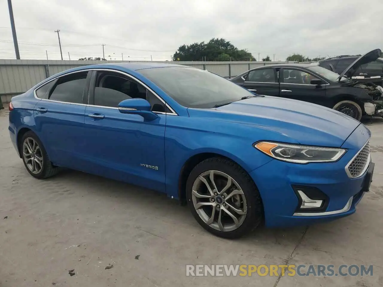 4 Photograph of a damaged car 3FA6P0RU0KR235664 FORD FUSION 2019