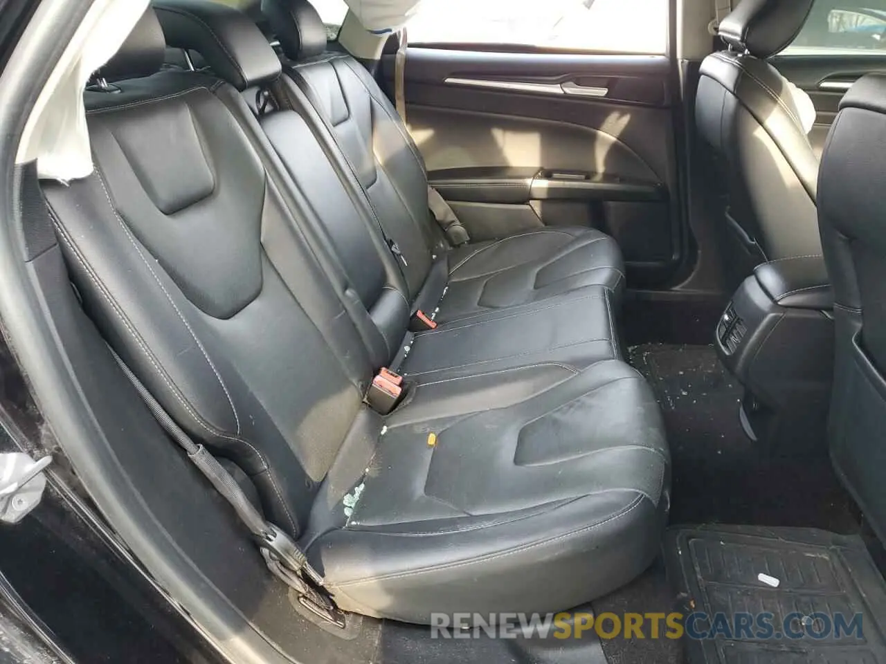 10 Photograph of a damaged car 3FA6P0RU1KR202866 FORD FUSION 2019