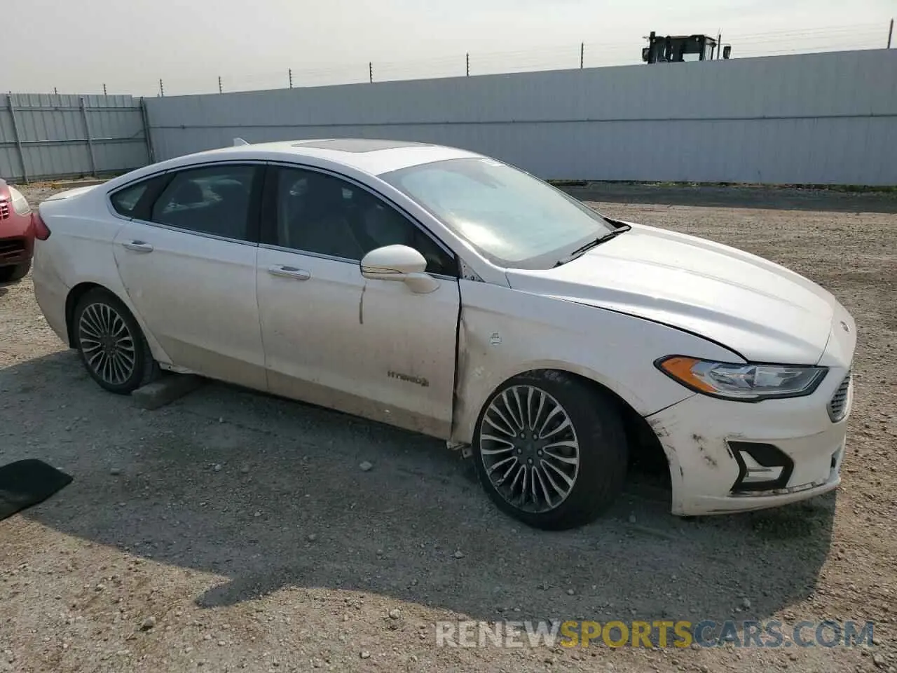 4 Photograph of a damaged car 3FA6P0RU1KR244051 FORD FUSION 2019