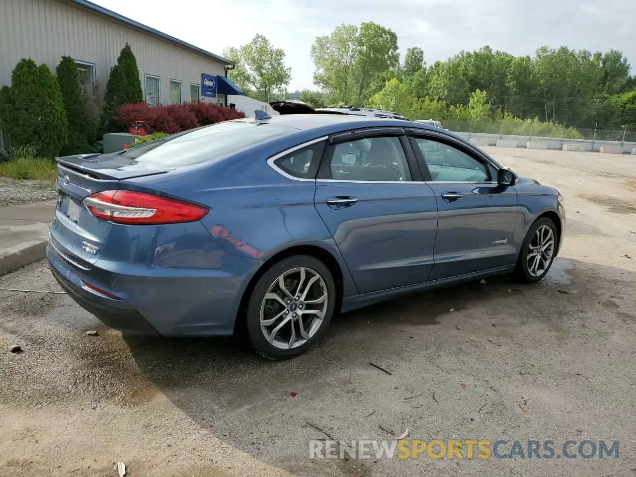 3 Photograph of a damaged car 3FA6P0RU2KR209311 FORD FUSION 2019