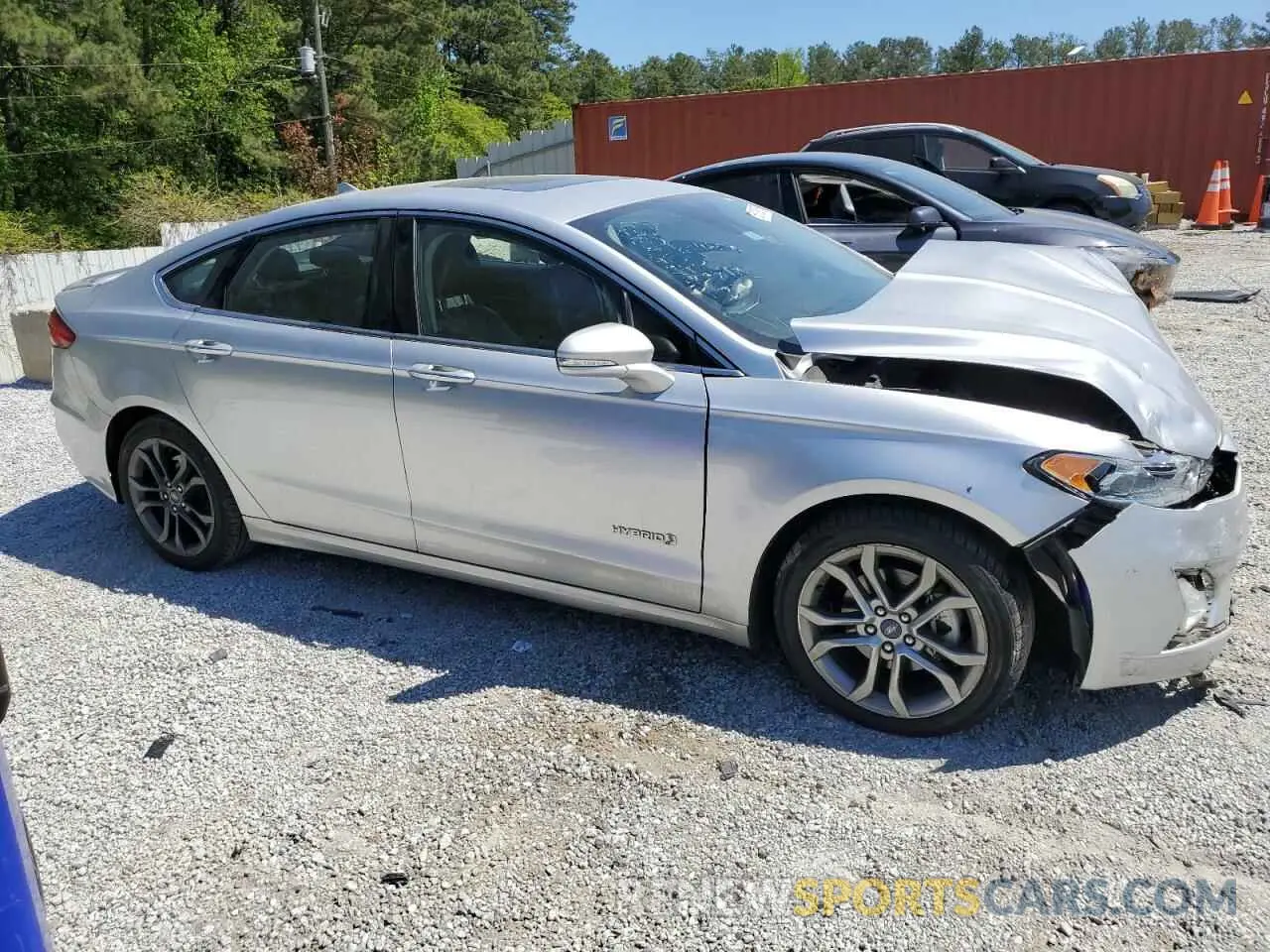 4 Photograph of a damaged car 3FA6P0RU3KR118631 FORD FUSION 2019