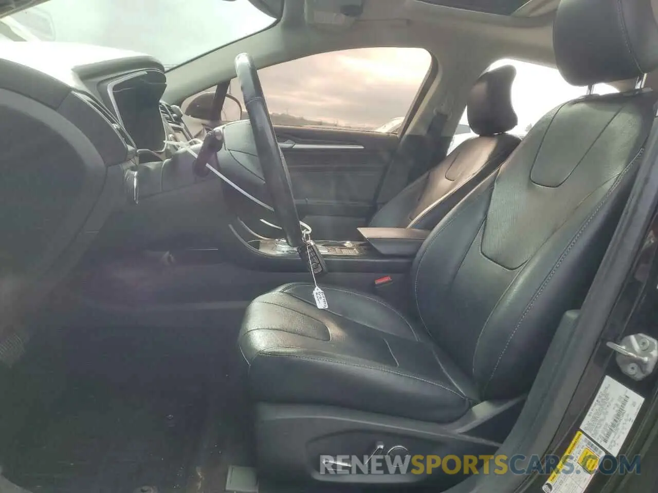 7 Photograph of a damaged car 3FA6P0RU3KR140063 FORD FUSION 2019