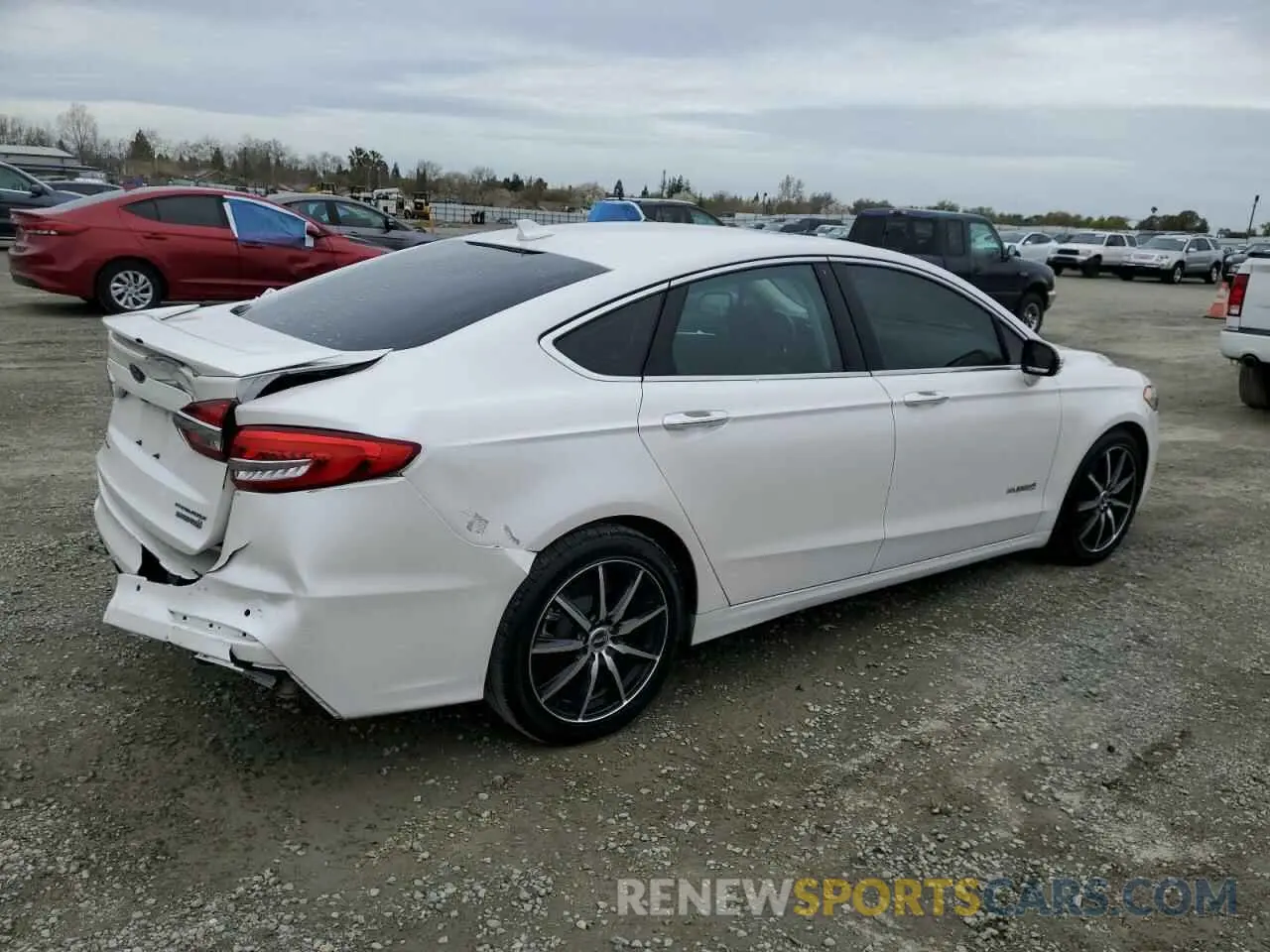 3 Photograph of a damaged car 3FA6P0RU4KR135843 FORD FUSION 2019