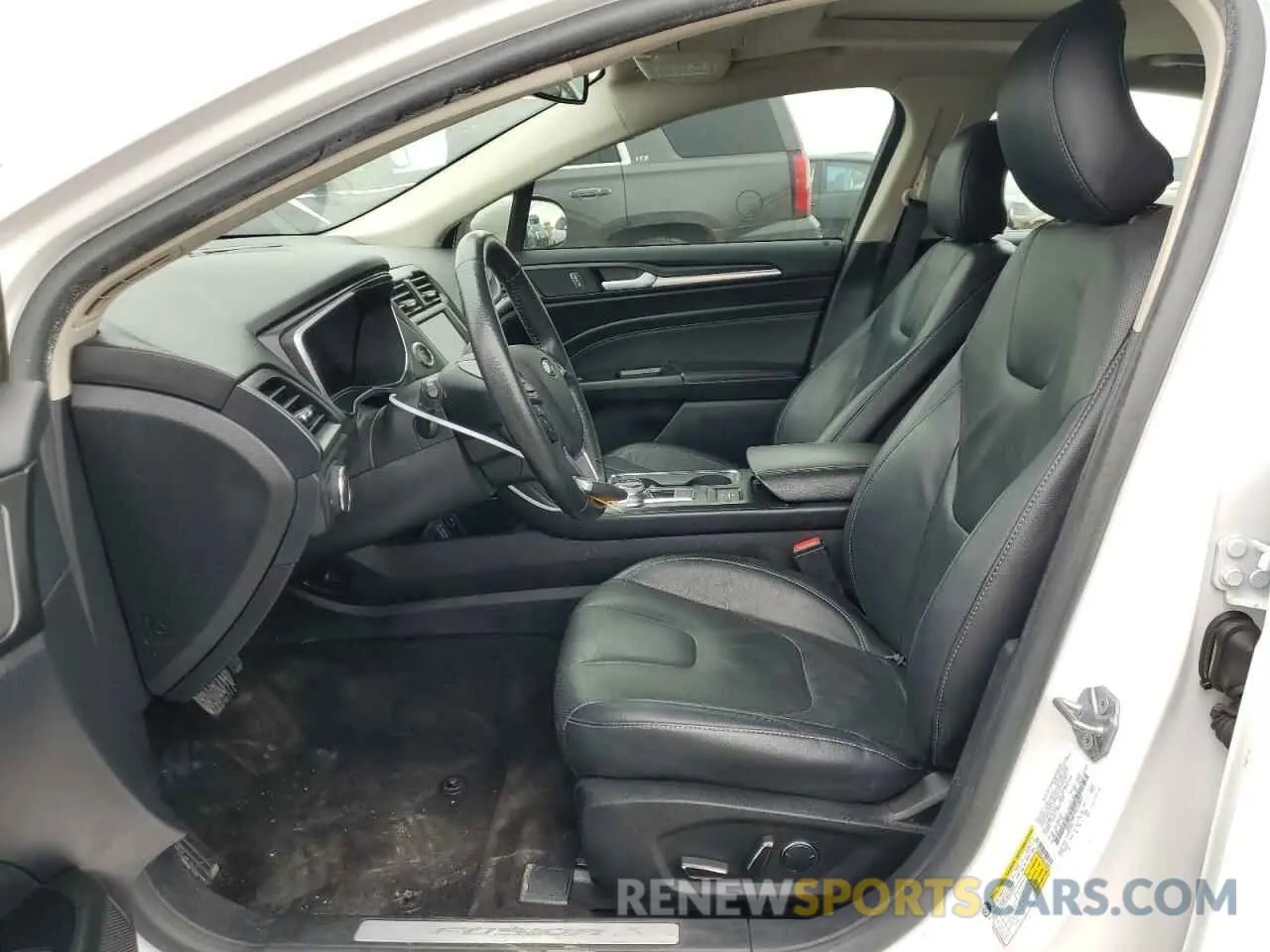 7 Photograph of a damaged car 3FA6P0RU4KR135843 FORD FUSION 2019